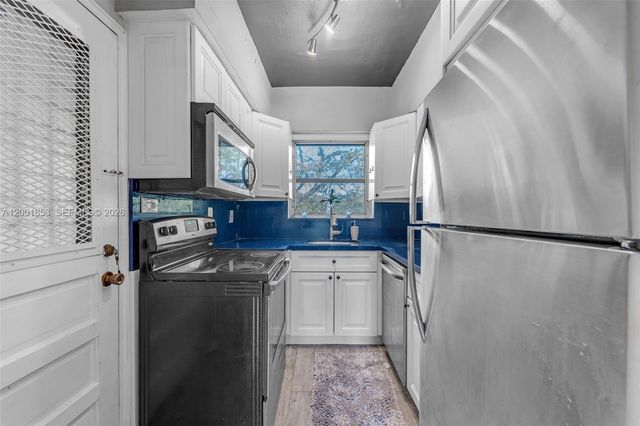 28 Almeria Ave 4, Coral Gables, FL 33134