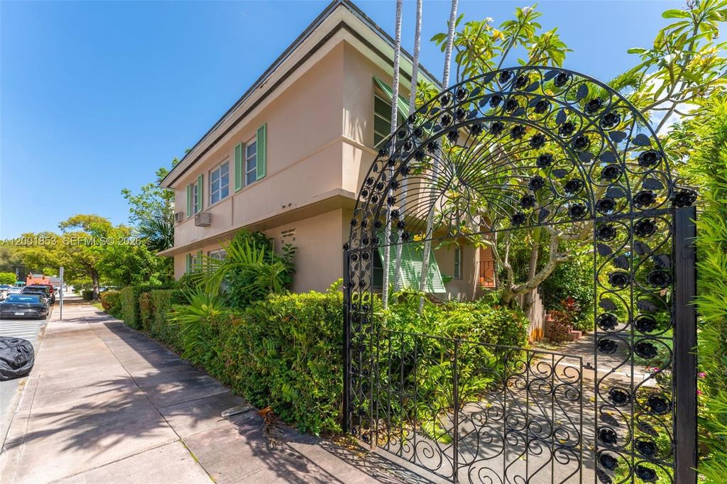 28 Almeria Ave 4, Coral Gables, FL 33134