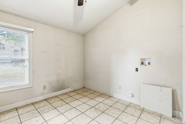 3325 SHERWIN DR, Schertz, TX 78108