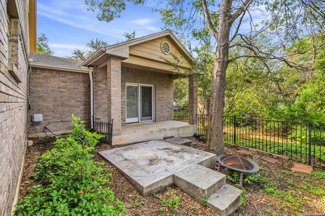 3325 SHERWIN DR, Schertz, TX 78108