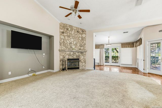 3325 SHERWIN DR, Schertz, TX 78108