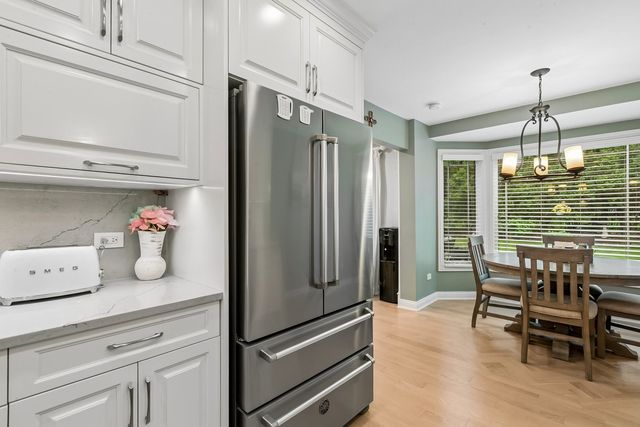25 Melrose Street, Westmont, IL 60559