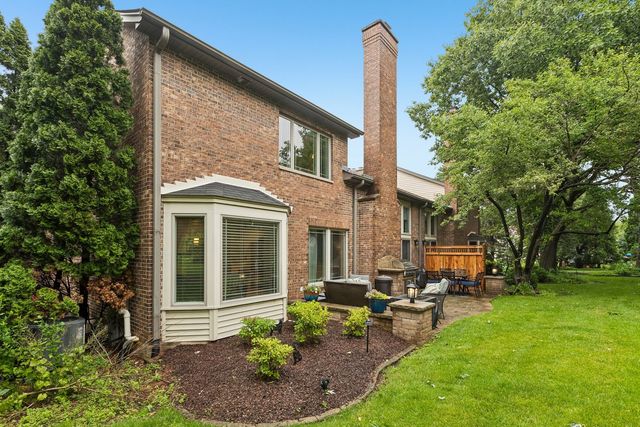 25 Melrose Street, Westmont, IL 60559