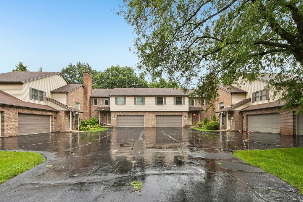 25 Melrose Street, Westmont, IL 60559