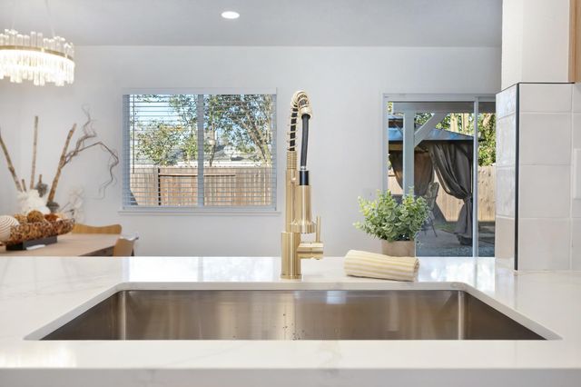 5120 Rabeneck Way, Fair Oaks, CA 95628