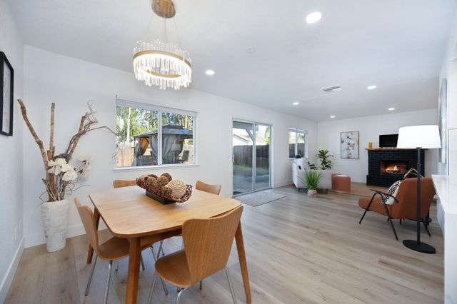 5120 Rabeneck Way, Fair Oaks, CA 95628