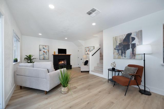 5120 Rabeneck Way, Fair Oaks, CA 95628