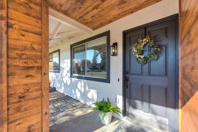 5120 Rabeneck Way, Fair Oaks, CA 95628