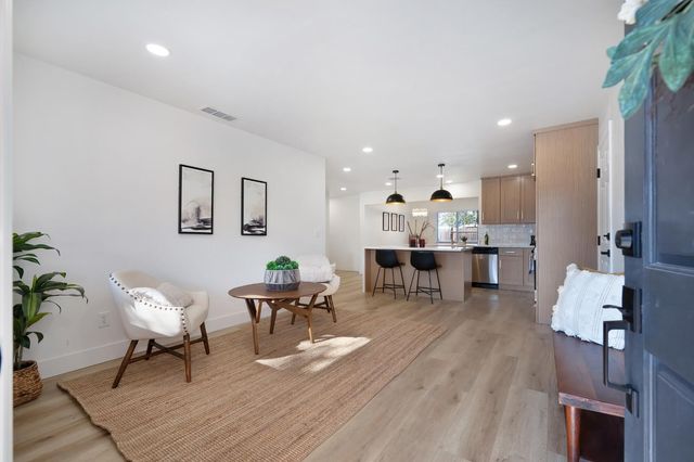 5120 Rabeneck Way, Fair Oaks, CA 95628