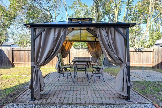 5120 Rabeneck Way, Fair Oaks, CA 95628