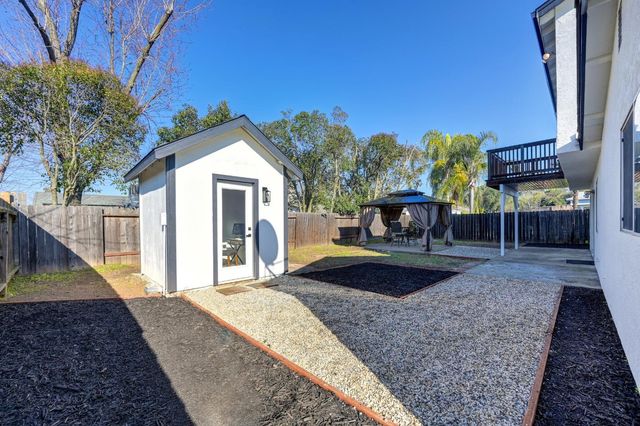 5120 Rabeneck Way, Fair Oaks, CA 95628