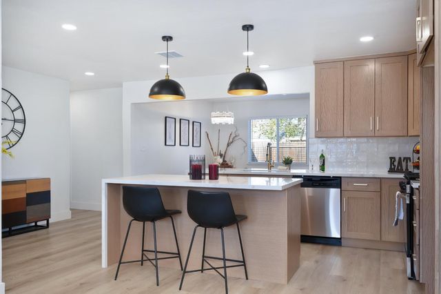 5120 Rabeneck Way, Fair Oaks, CA 95628