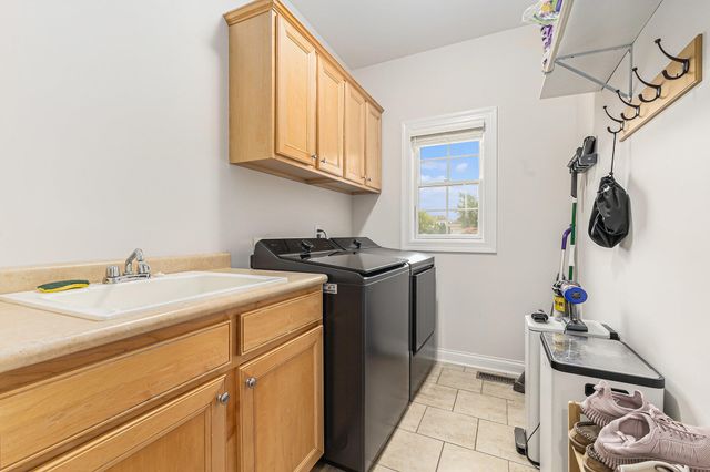 109 Leicester Road, Munster, IN 46321