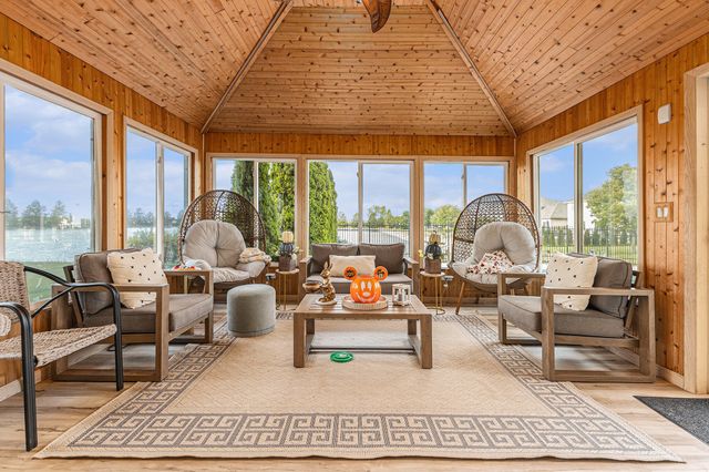 109 Leicester Road, Munster, IN 46321