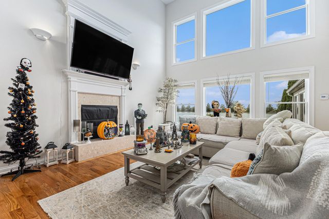 109 Leicester Road, Munster, IN 46321