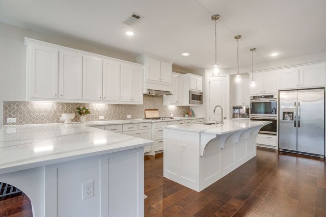 1800 Shade Tree Street, Fort Worth, TX 76008