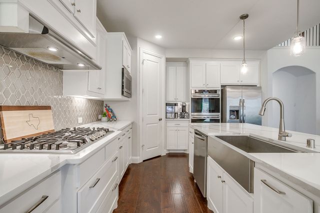 1800 Shade Tree Street, Fort Worth, TX 76008