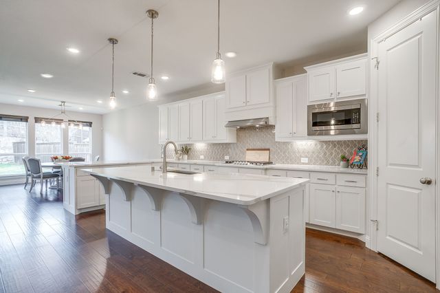 1800 Shade Tree Street, Fort Worth, TX 76008