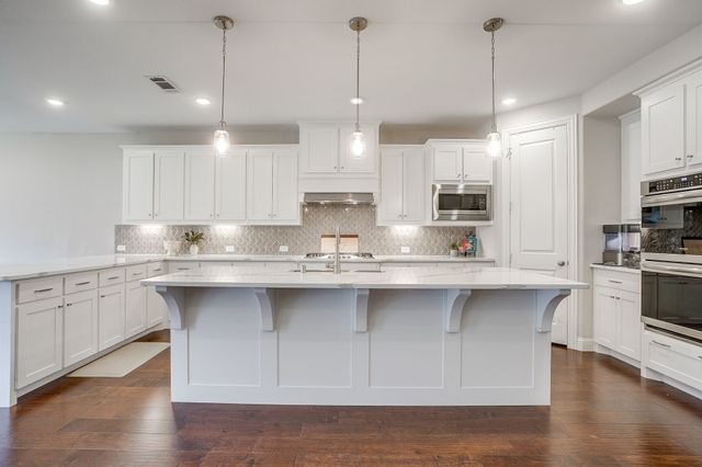 1800 Shade Tree Street, Fort Worth, TX 76008