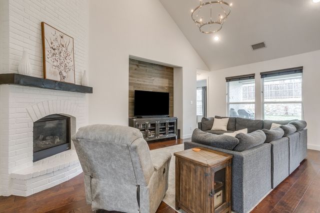 1800 Shade Tree Street, Fort Worth, TX 76008