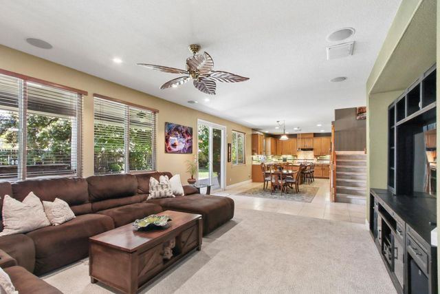 7708 Ocean Park Dr, Antelope, CA 95843