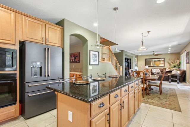 7708 Ocean Park Dr, Antelope, CA 95843