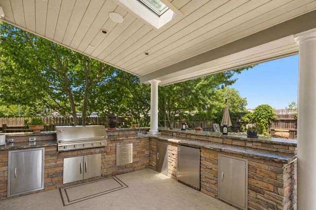 7708 Ocean Park Dr, Antelope, CA 95843