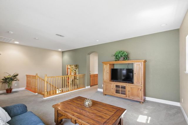 7708 Ocean Park Dr, Antelope, CA 95843