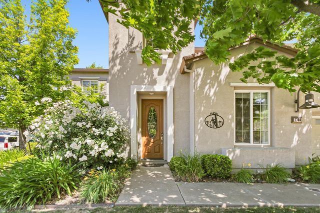 7708 Ocean Park Dr, Antelope, CA 95843