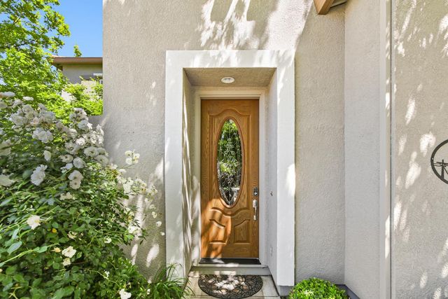 7708 Ocean Park Dr, Antelope, CA 95843