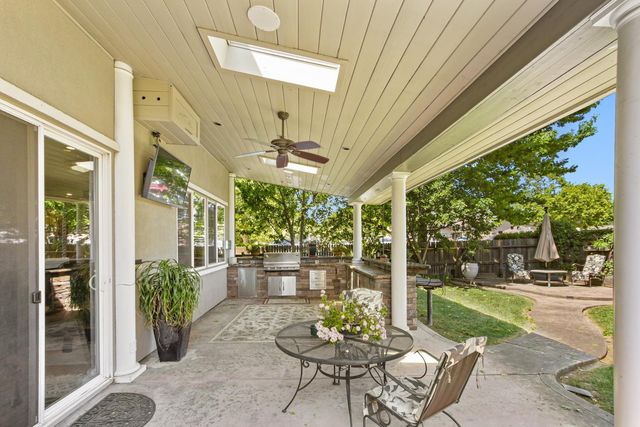 7708 Ocean Park Dr, Antelope, CA 95843