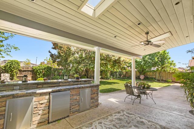7708 Ocean Park Dr, Antelope, CA 95843