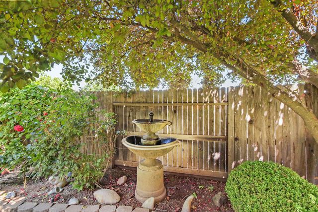 7708 Ocean Park Dr, Antelope, CA 95843