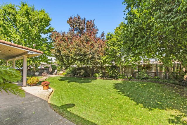 7708 Ocean Park Dr, Antelope, CA 95843
