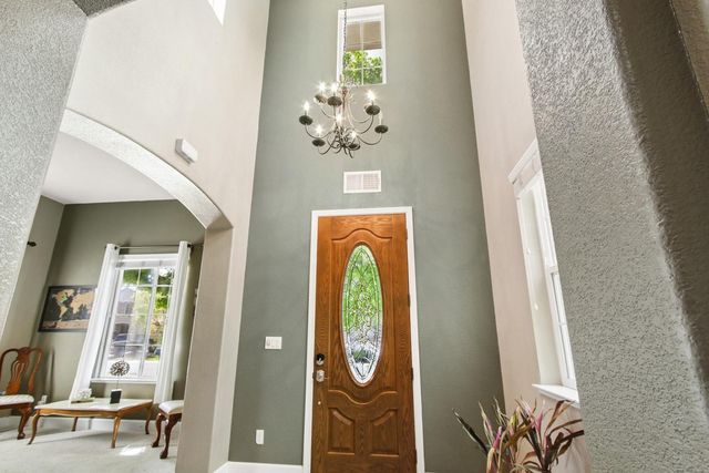 7708 Ocean Park Dr, Antelope, CA 95843