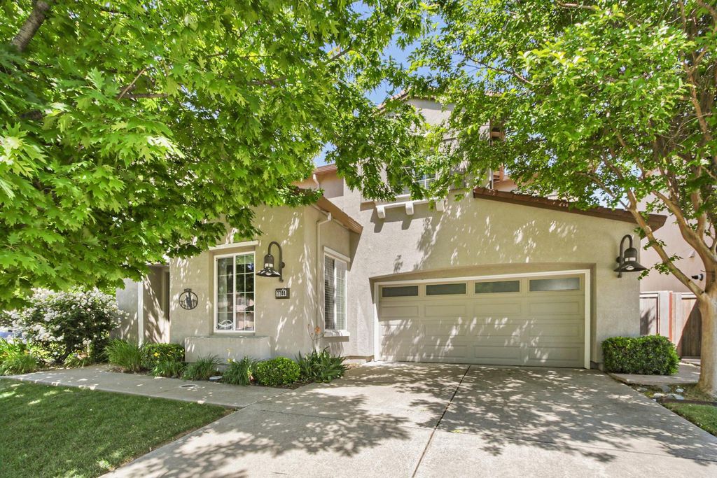 7708 Ocean Park Dr, Antelope, CA 95843