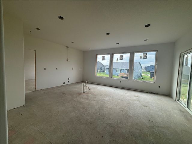 1825 Silver Maple Drive, Norwalk, IA 50211