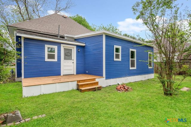 607 W 3rd Street, Eddy, TX 76524