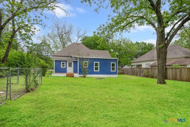 607 W 3rd Street, Eddy, TX 76524