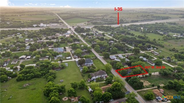 607 W 3rd Street, Eddy, TX 76524