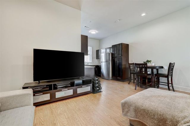 2400 Louis Henna BLVD 305, Round Rock, TX 78664