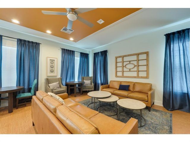 2400 Louis Henna BLVD 305, Round Rock, TX 78664