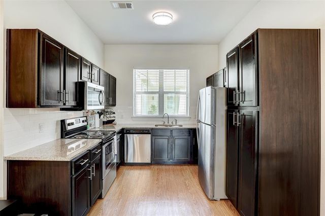 2400 Louis Henna BLVD 305, Round Rock, TX 78664