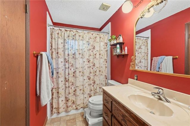 2905 Linden Road, Kansas City, KS 66106