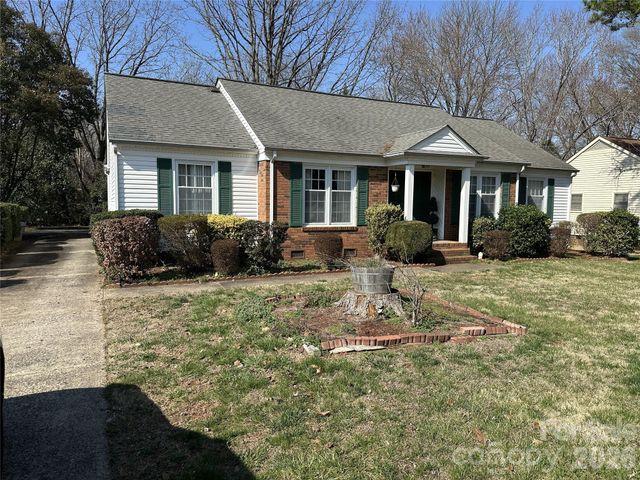 6120 Farm Pond Lane, Charlotte, NC 28212