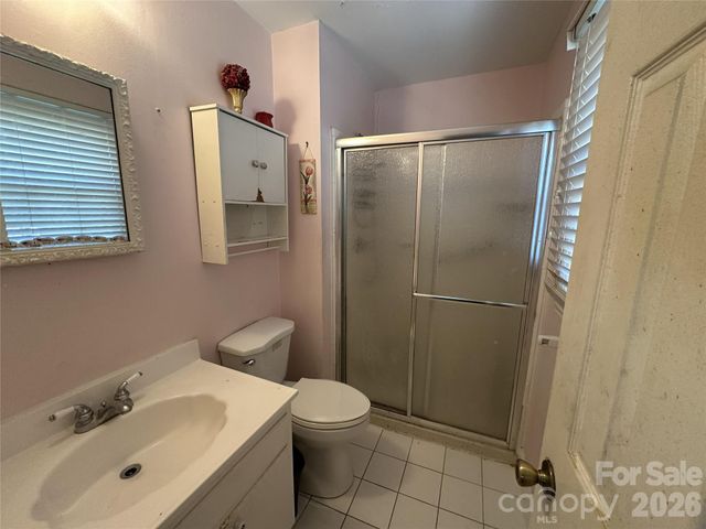 6120 Farm Pond Lane, Charlotte, NC 28212