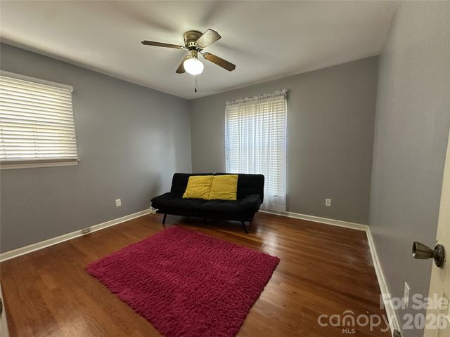 6120 Farm Pond Lane, Charlotte, NC 28212