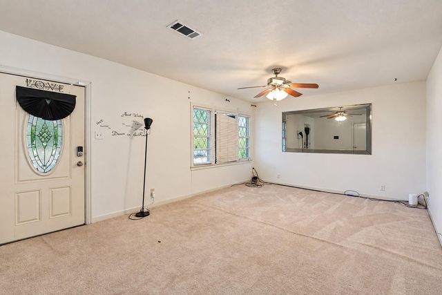 1303 Lake Road, La Marque, TX 77568