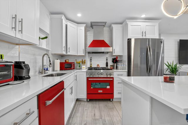 449 SW 4th Avenue, Boynton Beach, FL 33435