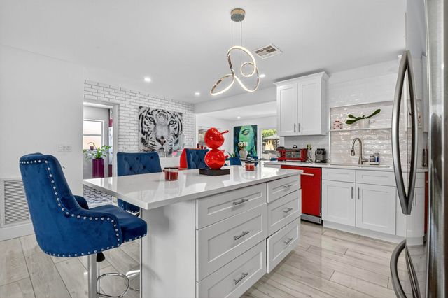 449 SW 4th Avenue, Boynton Beach, FL 33435